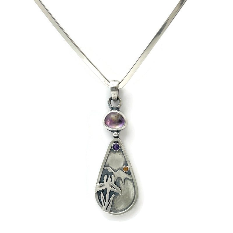 Wild Iris Neckring